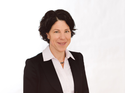 Anja Schulze, Direktorin des swiss Center for Automotive Research